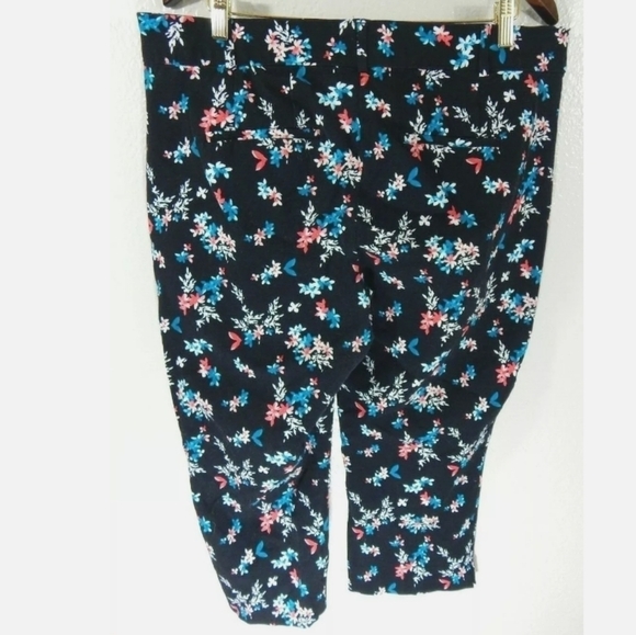 Lane Bryant Allie Floral Crop Pants - Picture 3 of 3